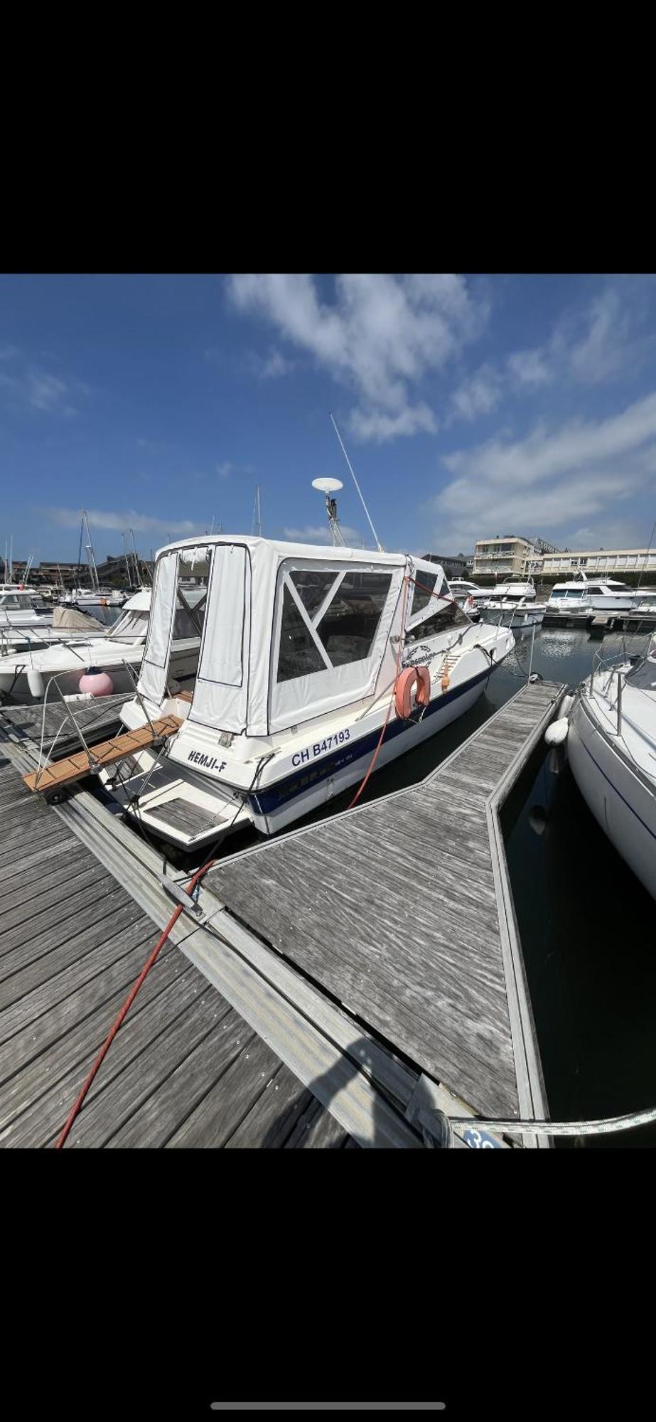 Bateau-hôtel Le Duplex Des Marinas, Mini Yacht Deauville